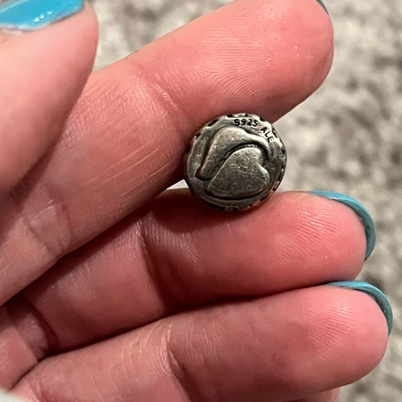 Pandora Celebration Cake charm - Picture 2 of 3